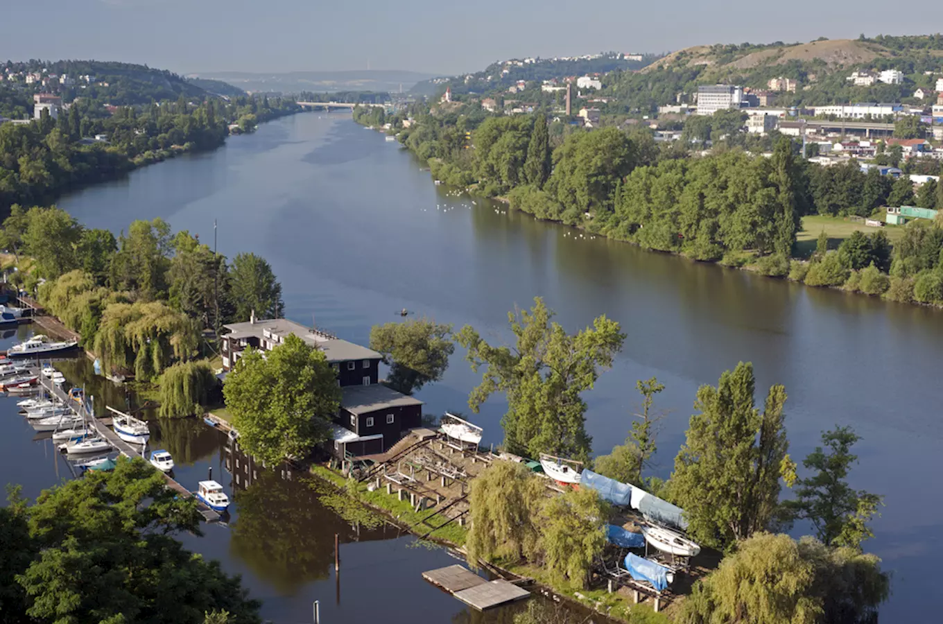 Veslařský ostrov – centrum vodních sportů v Praze