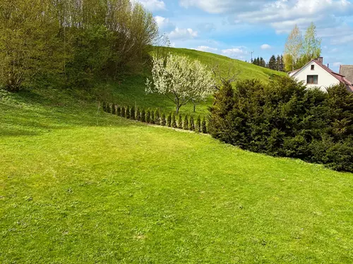 Statek pod Strání výhled z kuchyně na zahradu