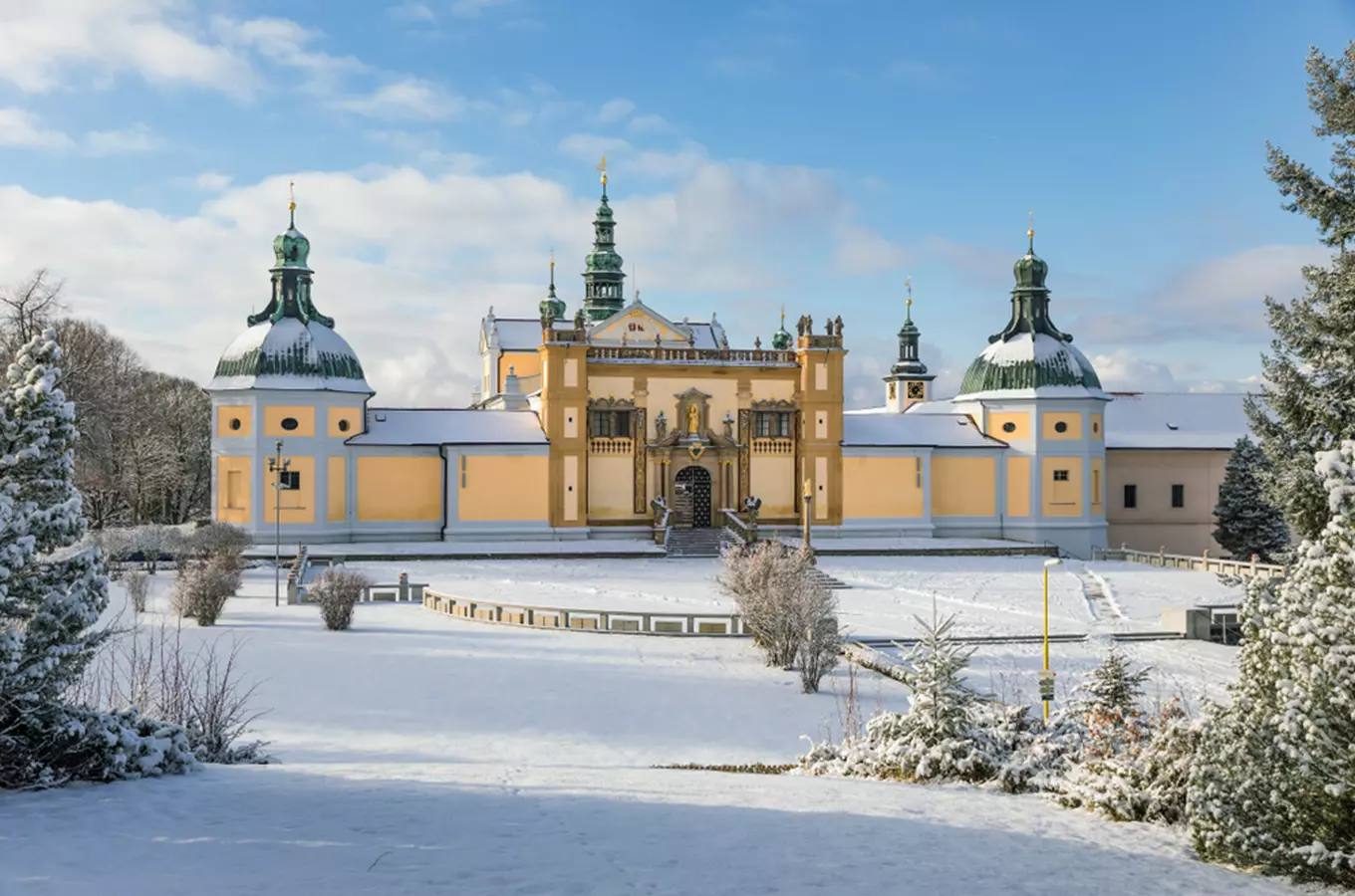 Užijte si prohlídky klášterů i v zimním období
