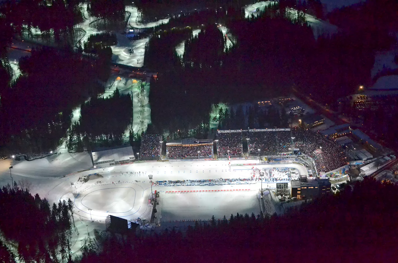 Vysočina Arena – místo konání světových závodů v běhu na lyžích a biatlonu