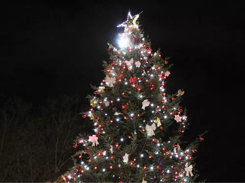 Zvonkový průvod a rozsvícení vánočního stromu
