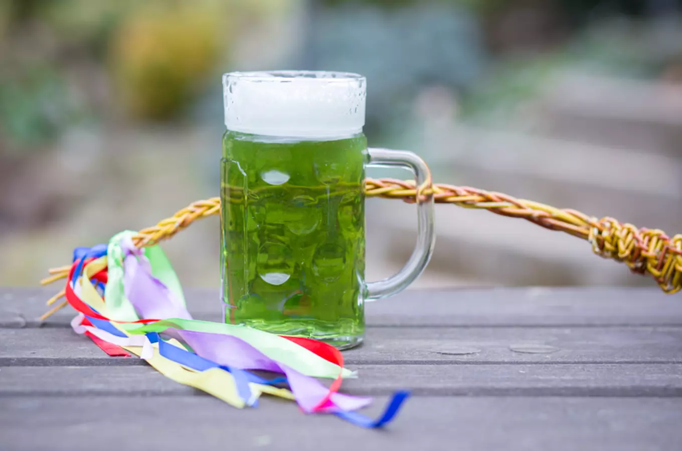 Zelené Velikonoce se zeleným pivem