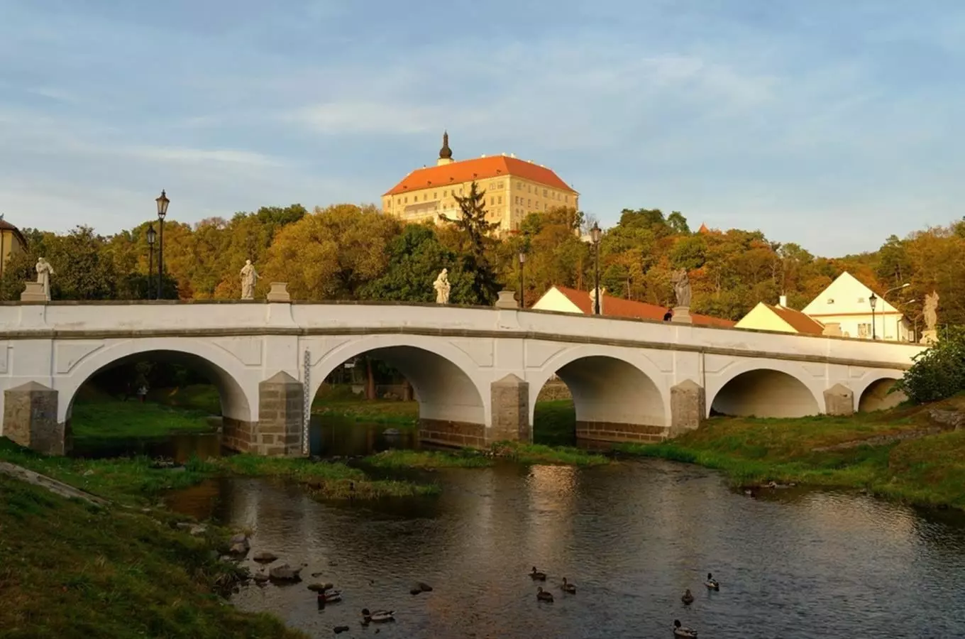 Výstava fotografií Objektivem náměšťáků