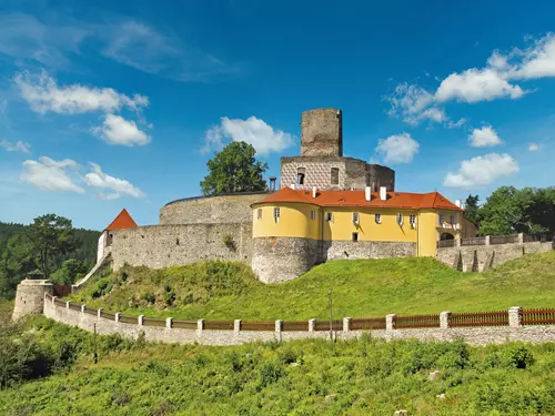 Hrad Svojanov – místo, kde se mísí gotika s empírem, tedy středověk s 19. stoletím