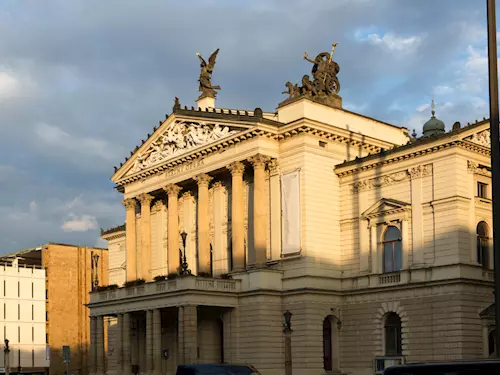 Slavnostní otevření budovy Státní opery 