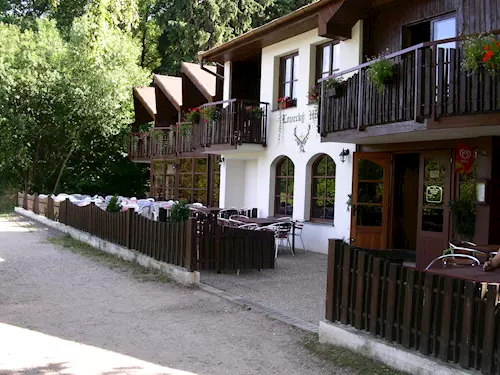 Lovecký hotel zámek Jívák