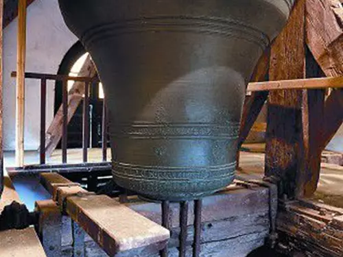Na kourimskou zvonici nove s pruvodcem