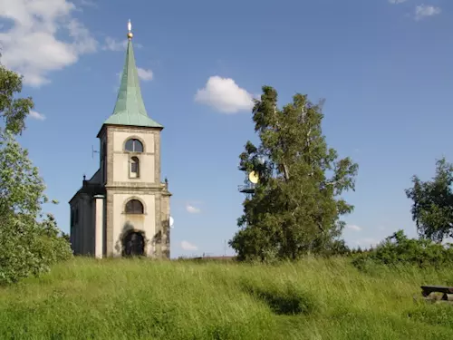 Kostel sv. Jana Nepomuckého na vrchu Zvičina