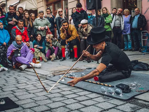 Na Pilsen Busking Festu se představí pouliční umělci z různých koutů světa