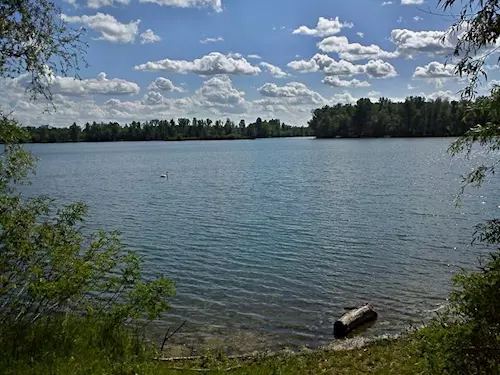 Jezero Neoveské jámy v Moravské Nové Vsi 