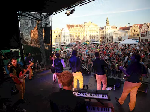 Metropole západních Cech bude v srpnu žít