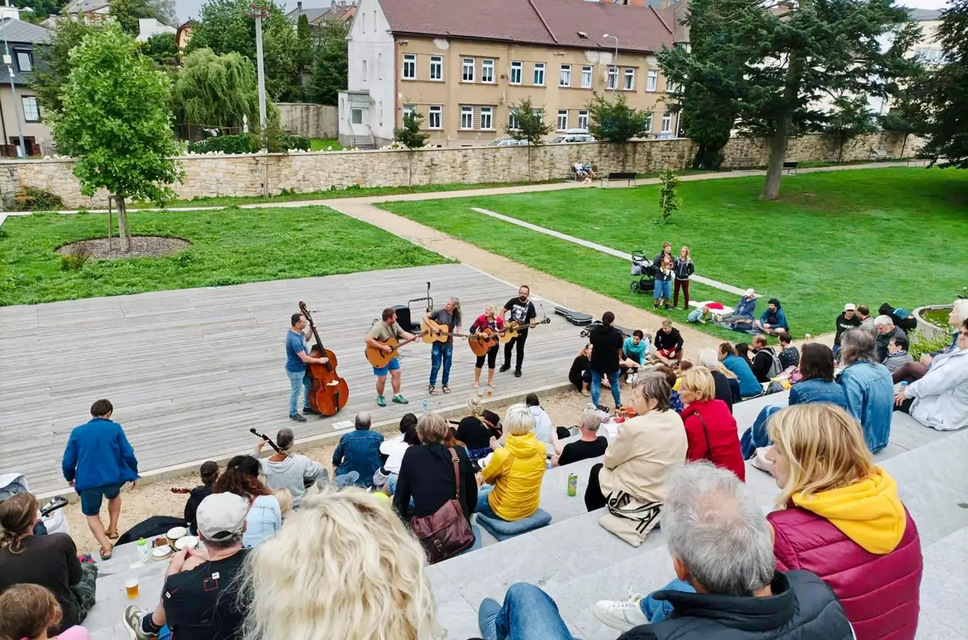 Kytarový piknik v Lanškrouně se Simčou Oláhovou a Jirkou Hurychem