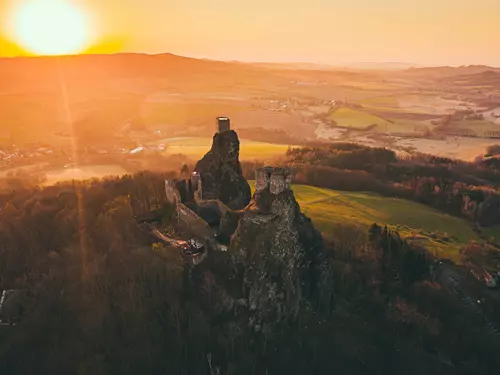 Zavítejte o prázdninách na hrad Trosky! Připravují tu skvělý letní program