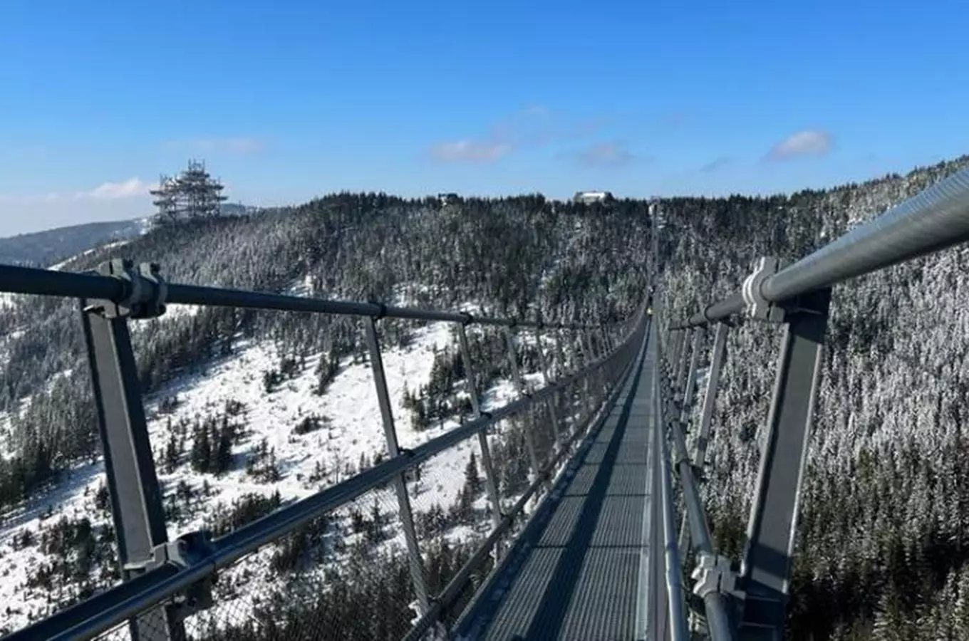 Visutý most přes údolí na Dolní Moravě – Sky Bridge 721