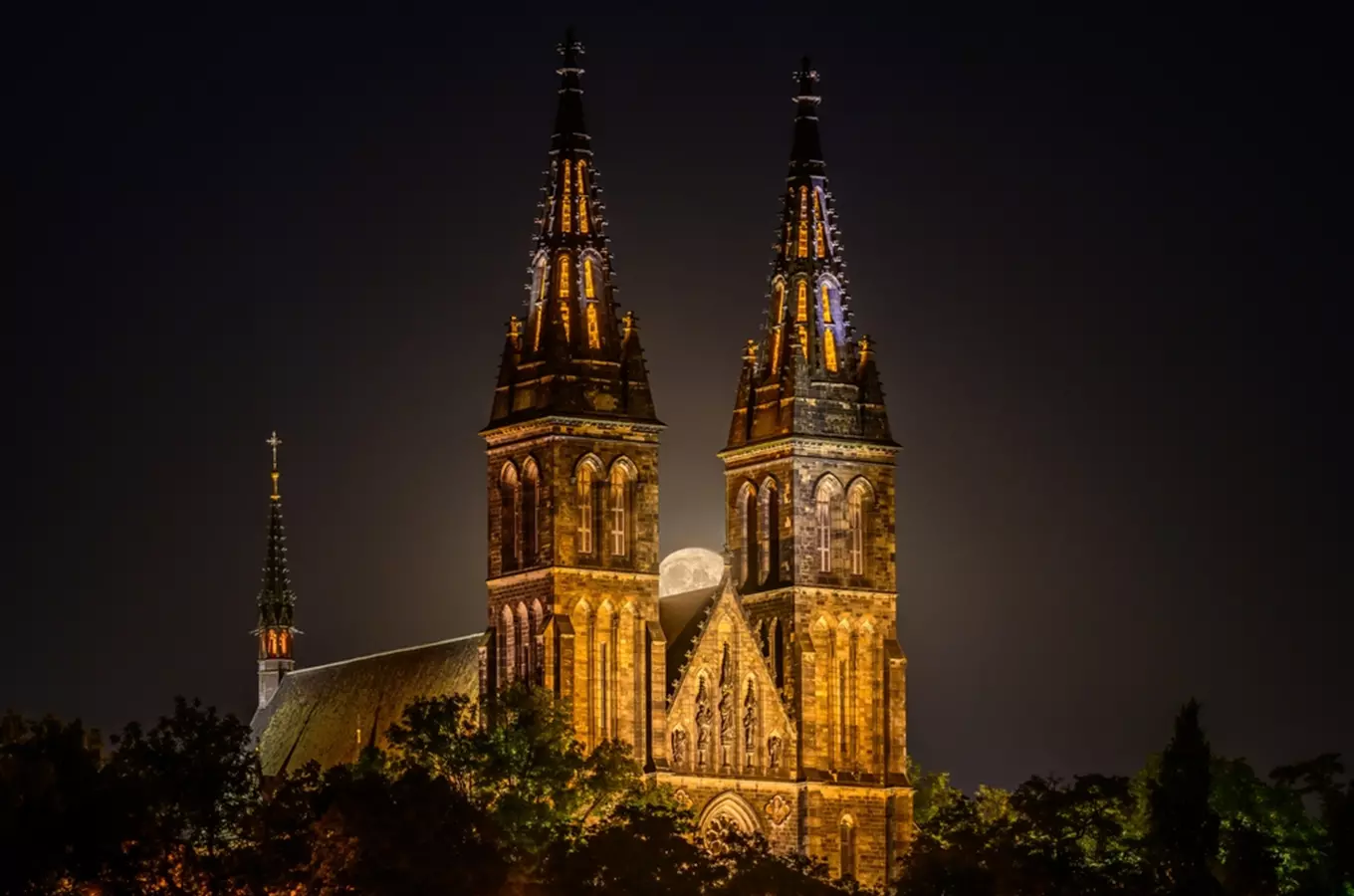 Vyšehrad – historické hradiště, hrad a pevnost v Praze