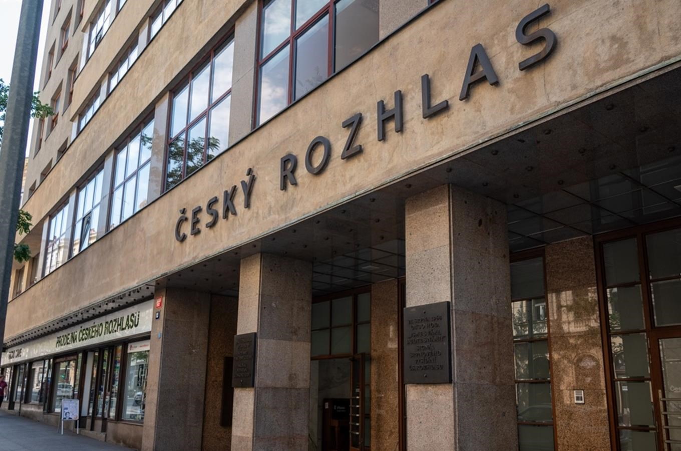 Český rozhlas – monumentální budova na Vinohradech v Praze – Kudy z nudy