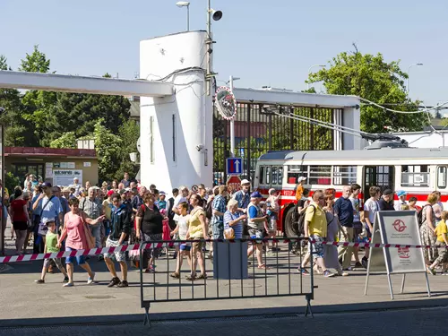 Garáže Vršovice — Den otevřených dveří