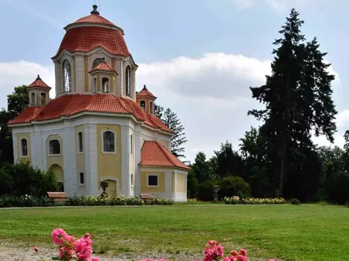 park horního zámku s kaplí sv. Anny