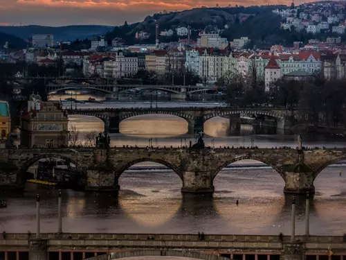 Pohled na mosty přes Vltavu.