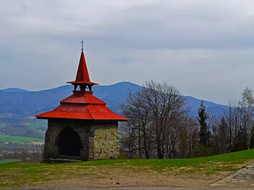 Kaple sv. Antonína na Ondřejníku v Beskydech, kudy z nudy