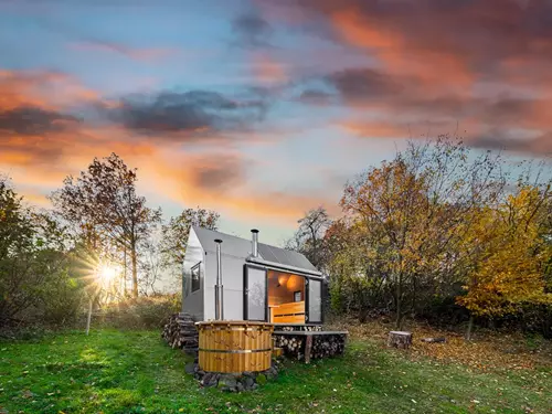 100 tipů na místa, kde můžete vyzkoušet glamping