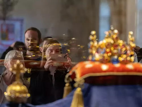 České korunovační klenoty na dosah v muzeu v Kralupech