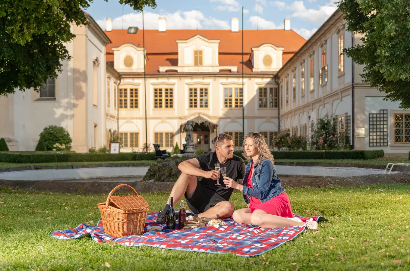Zámek Loučeň – zámek, kde to žije