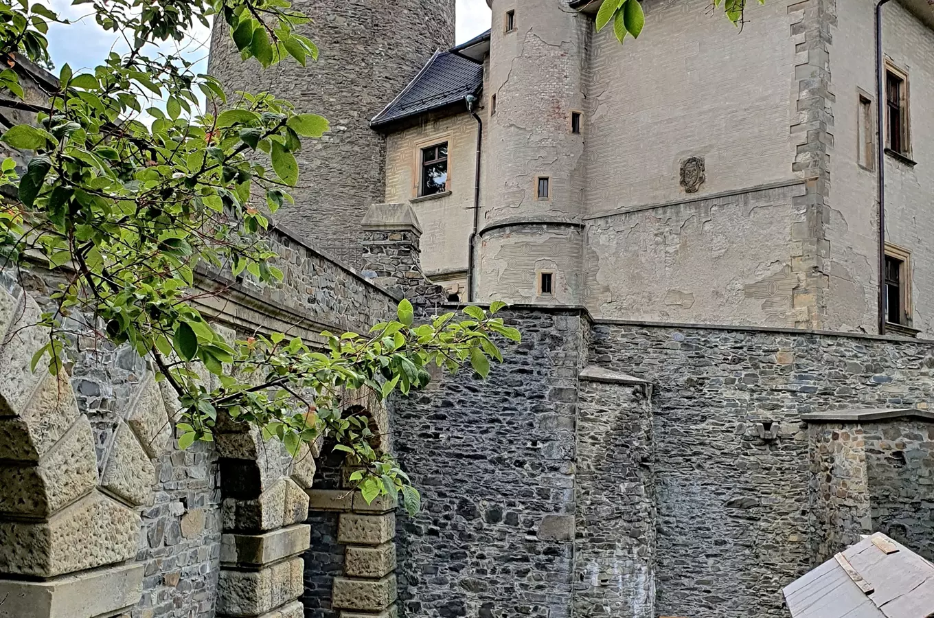 Květinová výzdoba hradu Šternberk