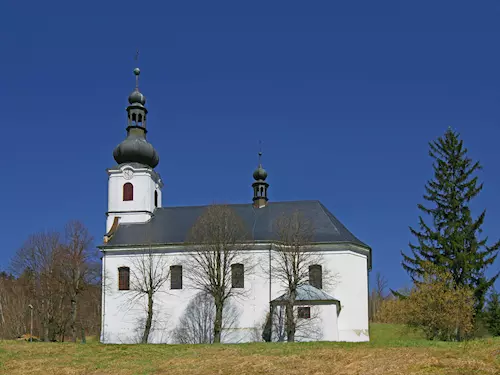 Kostel sv. Jana Nepomuckého v Karlovicích 