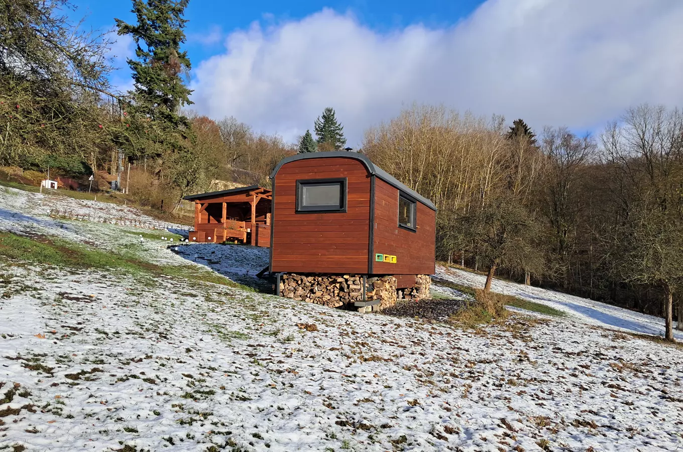 Císařský medový glamping v Krušných horách