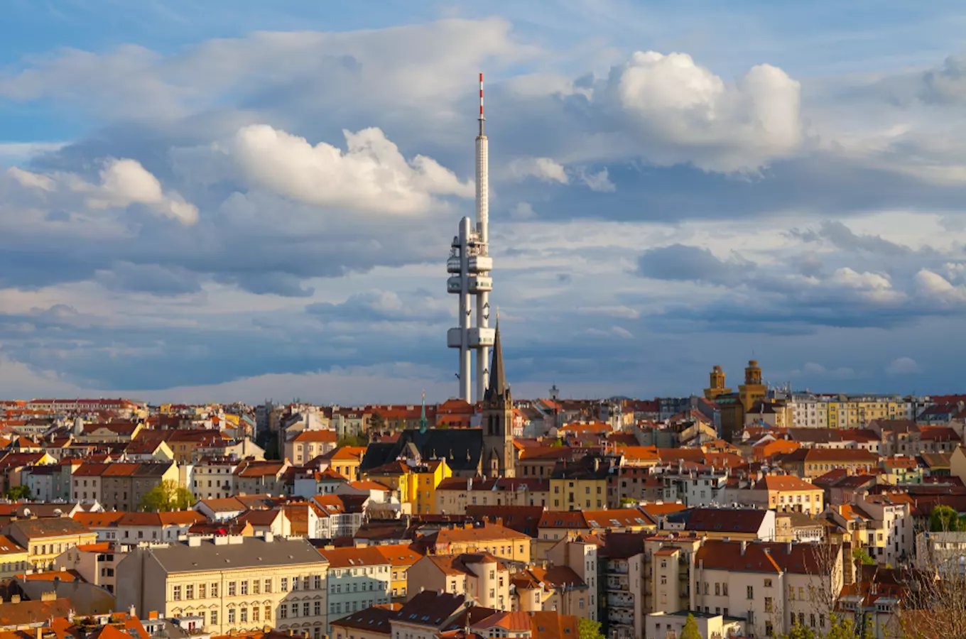 Na Žižkovskou věž se vrací miminka Davida Černého