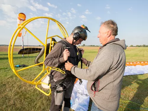 Kurz motorového paraglidingu v Jaroměři s trenažerem startů