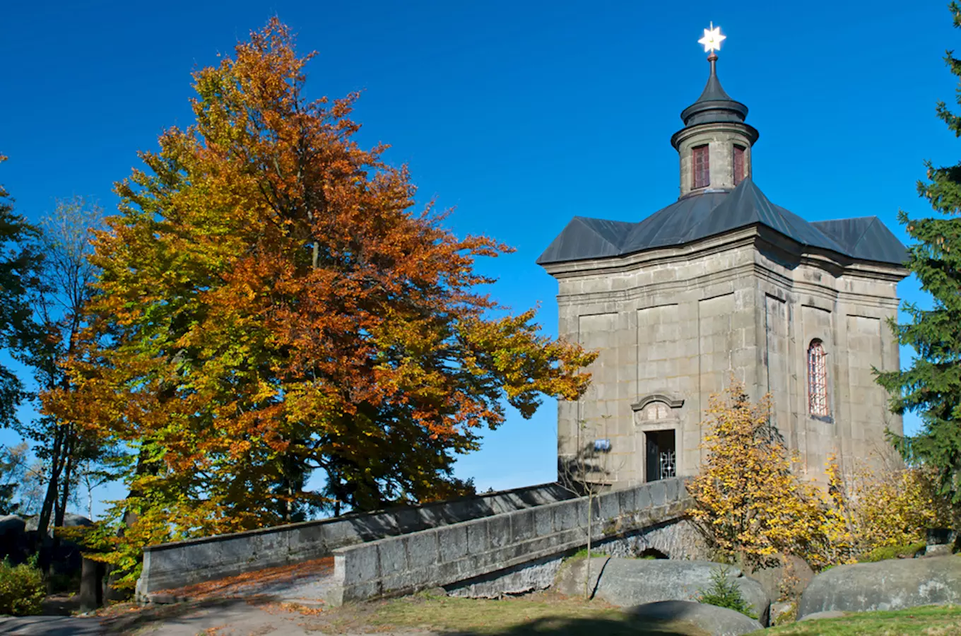 Turistická chata Hvězda - Broumovské stěny, Kudy z nudy