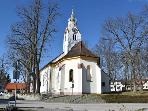 Kostel Narozen Panny Marie v Dolnm Bukovsku