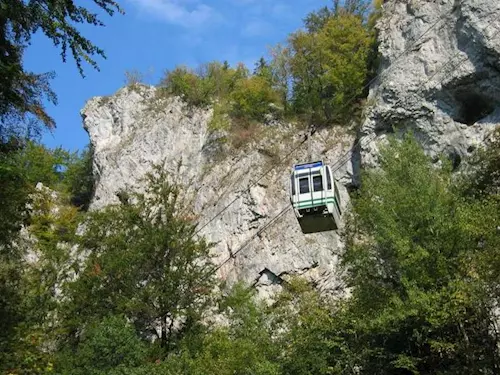 Lanovka v Moravském Krasu – nejkratší kabinová lanovka v České republice