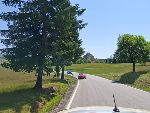 Sraz kabrioletů na lysickém zámku