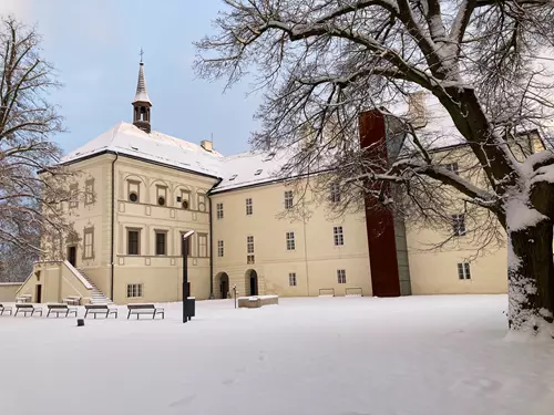 Prohlídky zámku Svijany zdarma a vánoční kvíz pro děti