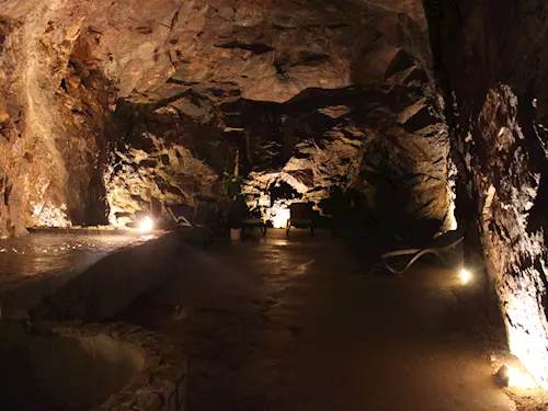 prírodní skalní jeskyne