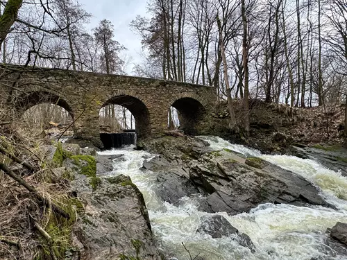 Kamenný most v Toušicích