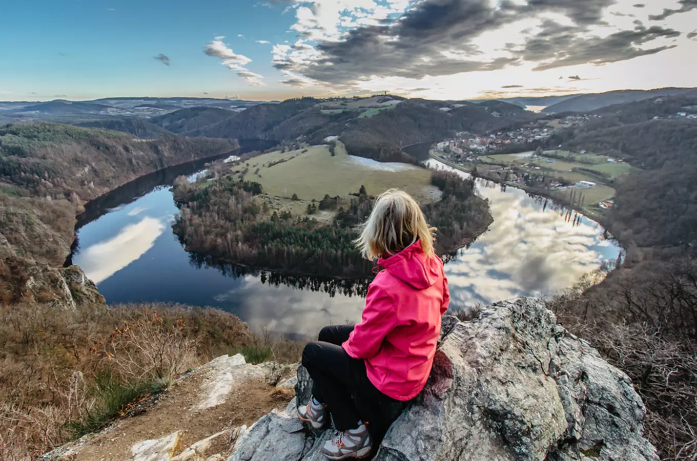 Vyhlídka Solenická podkova – romantický výhled na meandr Vltavy