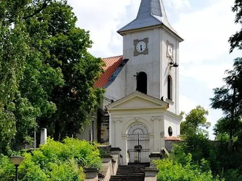Gotický kostel sv. Martina v Kostelci nad Labem