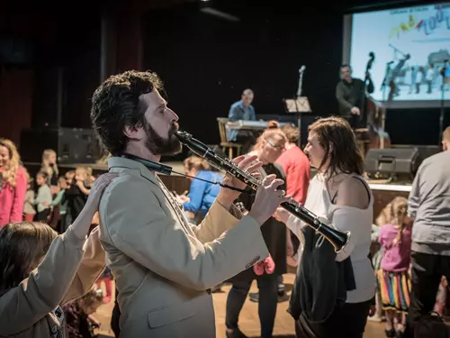 Mladí ladí dětem: Interaktivní koncert Orana Etkina s kapelou v Ostravě