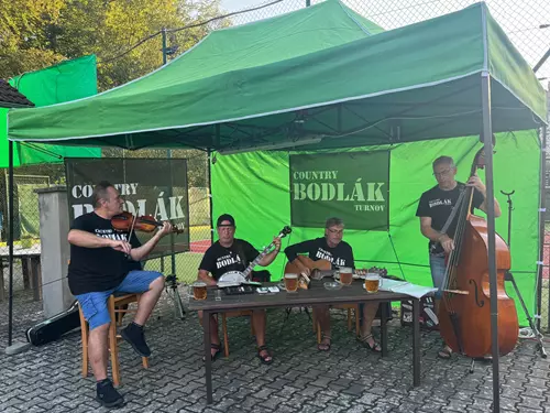 Letní country s kapelou Bodlák