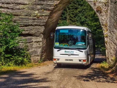 Turistické autobusy v Českém ráji vás svezou na výlet i s kolem