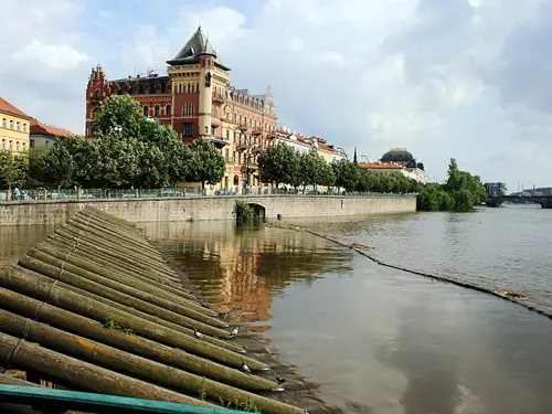 Smetanovo nábřeží v Praze