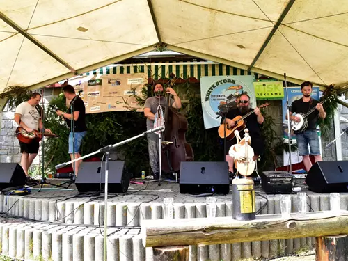 Bluegrass & Jeep festival White Stork