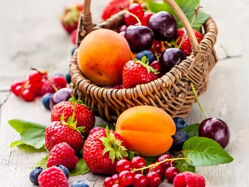 Ovocný mix: tipy, kde ochutnat jahody, borůvky, maliny, meruňky a další plody léta