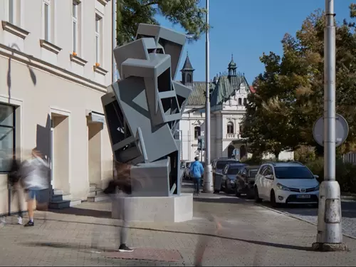 Znojemský orloj – Pomník telefonním budkám