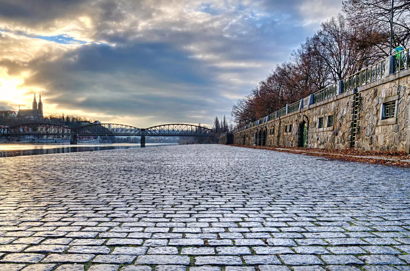 Praha očima Samotářů – procházka Prahou po stopách kultovního filmu