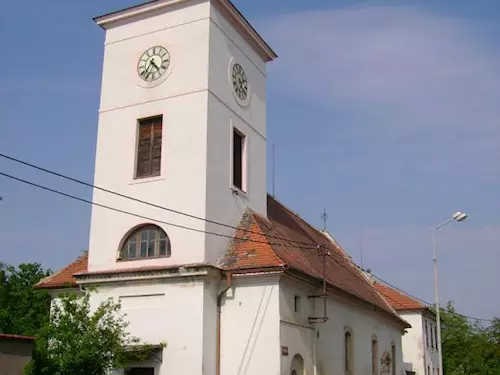 Kostel Narození sv. Jana Křititele ve Veltrusech